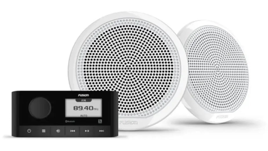 Fusion 010-02405-51 MS-RA60 Bundle MS-RA60 Stereo with Pair EL Classic 6.5" Speakers