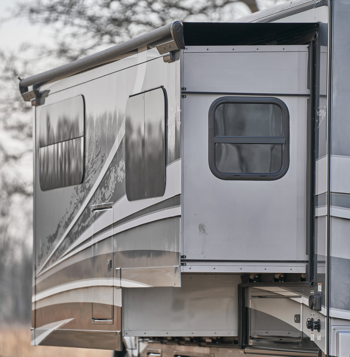 Velarium VSTK07201000 Complete Slide Topper Awning Roll Tube with White Canopy and White Hardware - 72" (Fits Rooms 61" to 67")