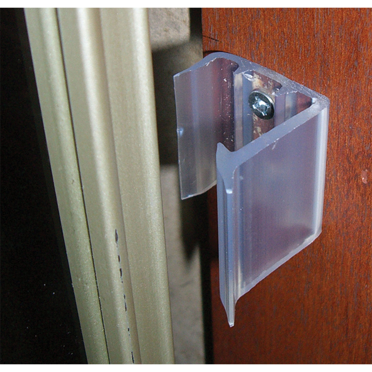 JR Products 20665 Sliding Mirror Door Catch
